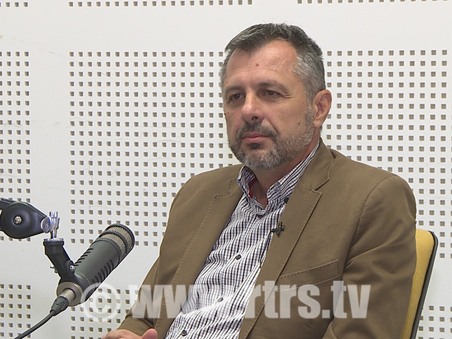 Igor Radojičić na Radiju RS - Foto: RTRS