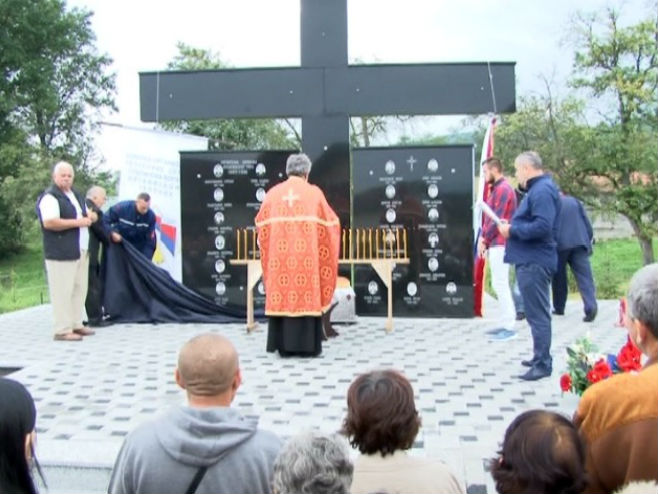 Spomenik u Čelopeku kod Zvornika - Foto: RTRS