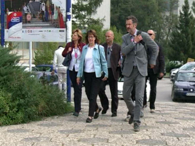 Kormakova na biralištu u I. Sarajevu - Foto: RTRS