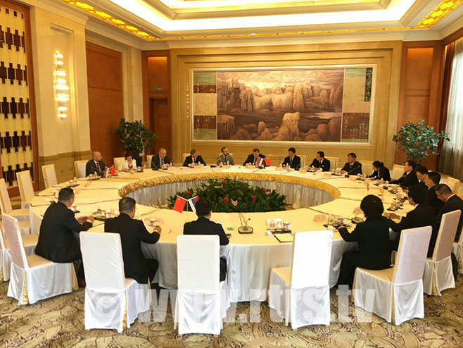 Dodik u Šangaju razgovarao sa direktorima kinskih kompanija - Foto: RTRS