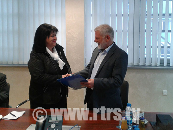 Srebrenka Golić uručila dozvolu za rad Termoelektrani "Stanari" - Foto: RTRS