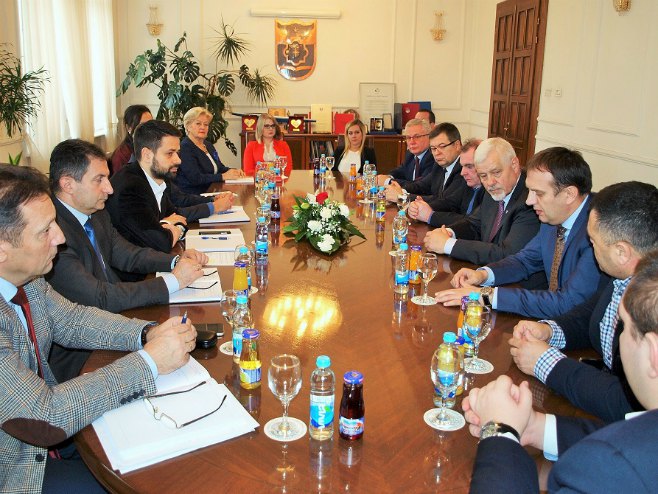 Amidžić sa delegacijom okruga Volomin iz Poljske (Foto: banjaluka.rs.ba) - 