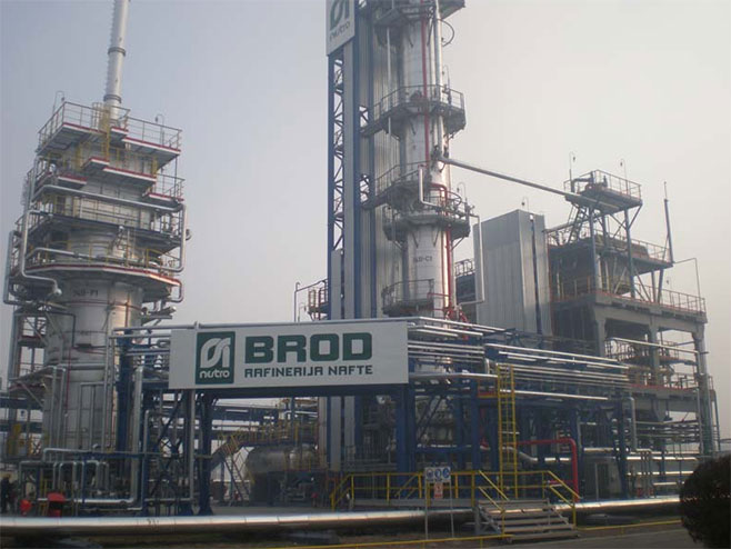 Rafinerija nafte Brod (foto:bosnamontaza.com) - 