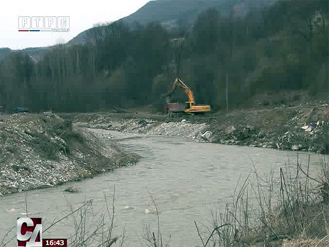 Šekovići - posljedica poplava - Foto: RTRS