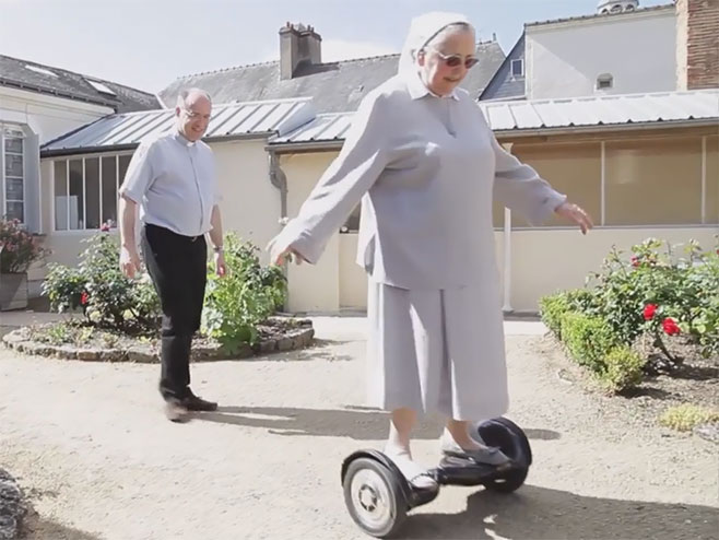 Kako se zabavljaju časne sestre u Francuskoj - Foto: Screenshot/YouTube
