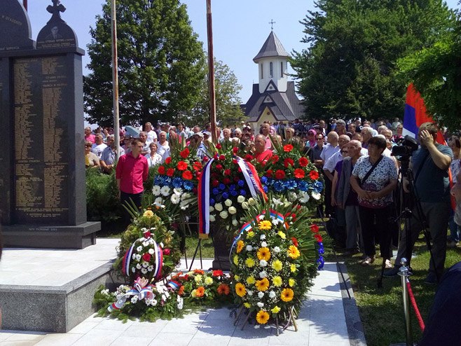 Spomen obilježje za poginule borce u Proboju koridora, Duga Njiva, kod Modriče - Foto: SRNA