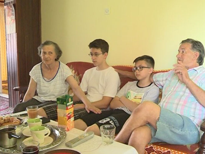 Bajram u porodici Duraković - Foto: RTRS