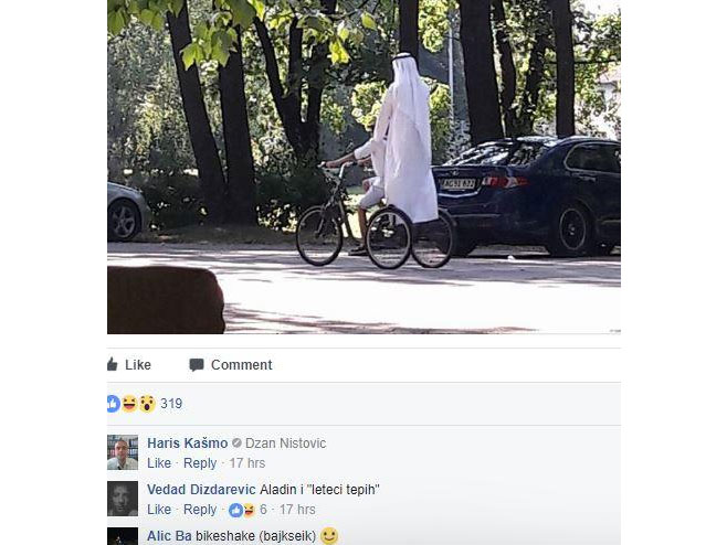 Arapina voze na biciklu - Foto: Screenshot