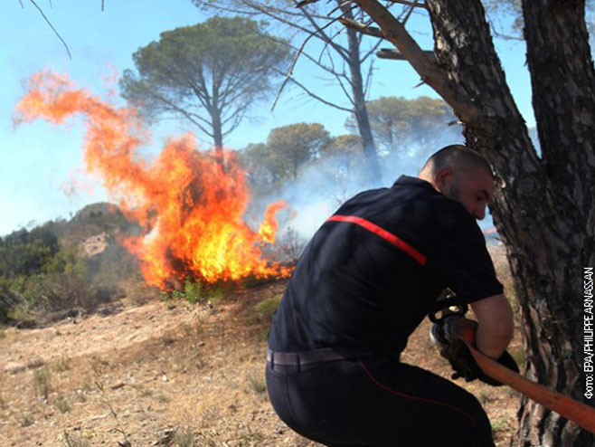 Šumski požar kod Nice - Foto: RTS