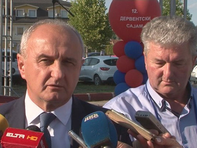Petar Đokić otvorio Sajam privrede u Derventi - Foto: RTRS