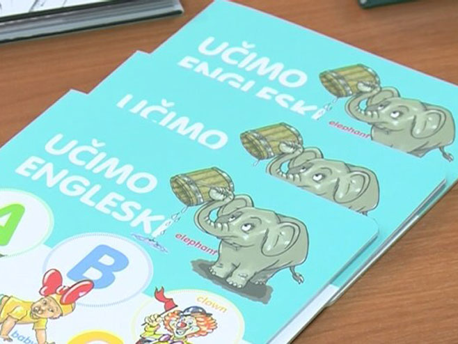 Ilustrovani rječnik "Učimo enleski" - Foto: RTRS