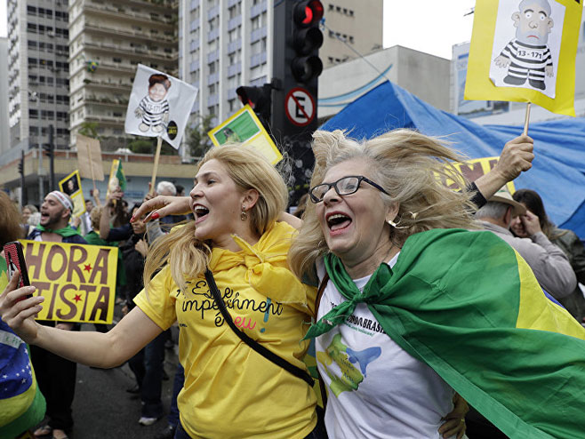 Cunami separatizma: Na udaru i Brazil (foto:  AP Photo/ Andre Penner) - 