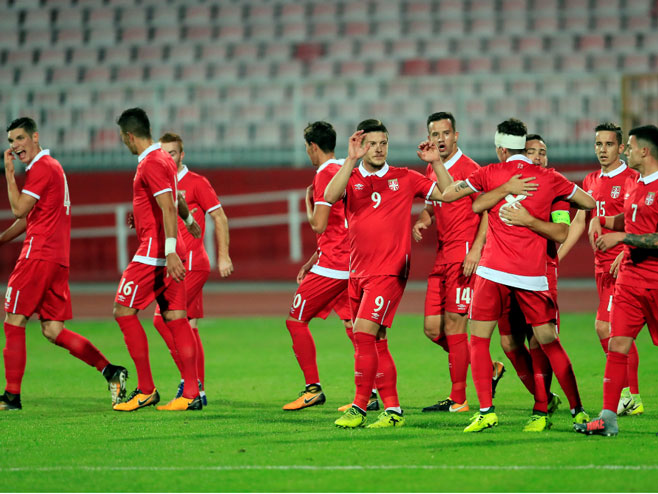 Mladi fudbaleri Srbije (Foto:StarSport) - 