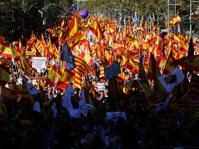 Više od milion ljudi na ulicama Barselone protiv nezavisnosti - Foto: TANЈUG