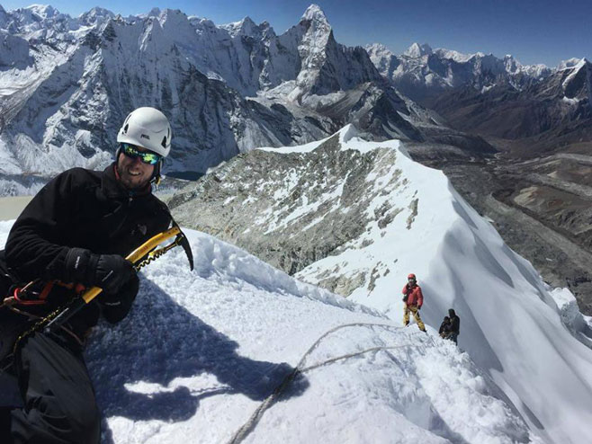 Fočak na jednom od vrhova Himalaja - Foto: SRNA