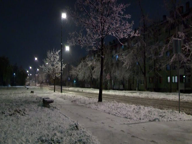 Snijeg prekrio ulice Istočnog Sarajeva - Foto: RTRS
