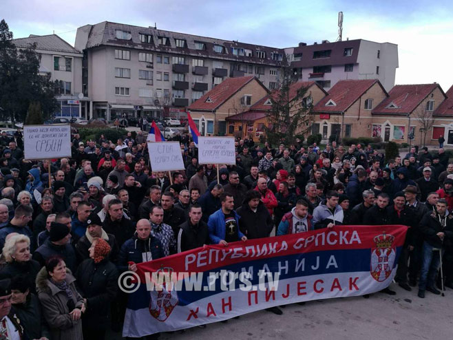 Vlasenica - protesti - Foto: RTRS