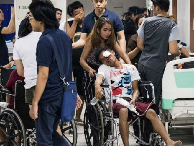 Filipini: Povrijeđeni od petardi - Foto: AFP