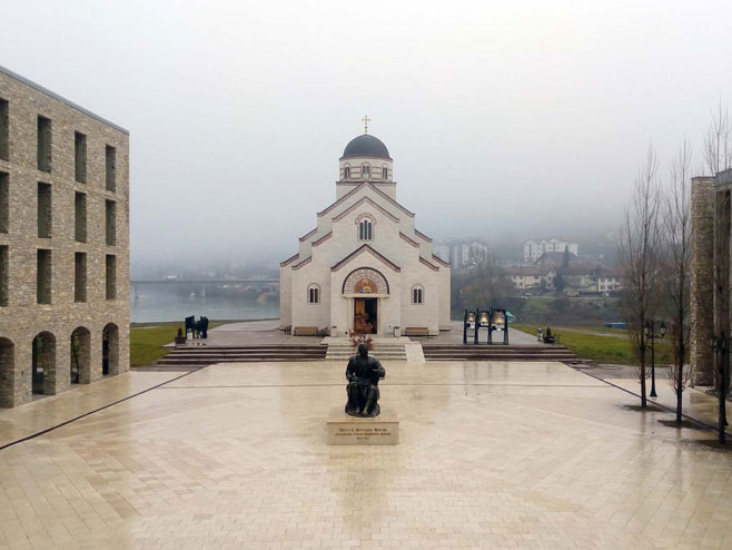 Višegrad  - Crkva Svetog cara Lazara u Andrićgradu - Foto: SRNA