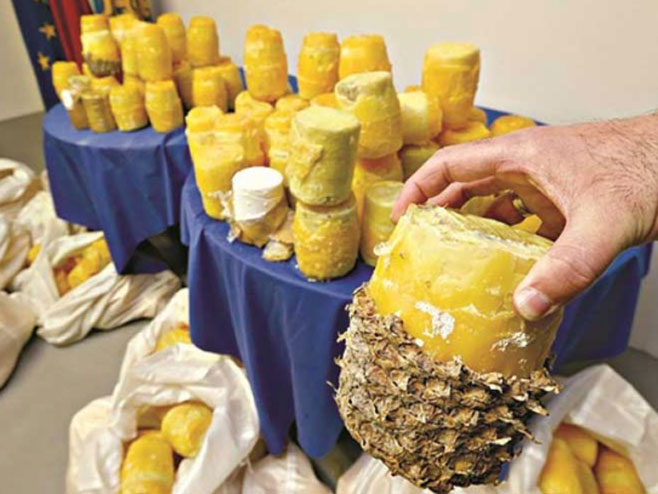 U ananasu sakriveno 745 kilograma kokaina  (Foto:glassrpske.com) - 