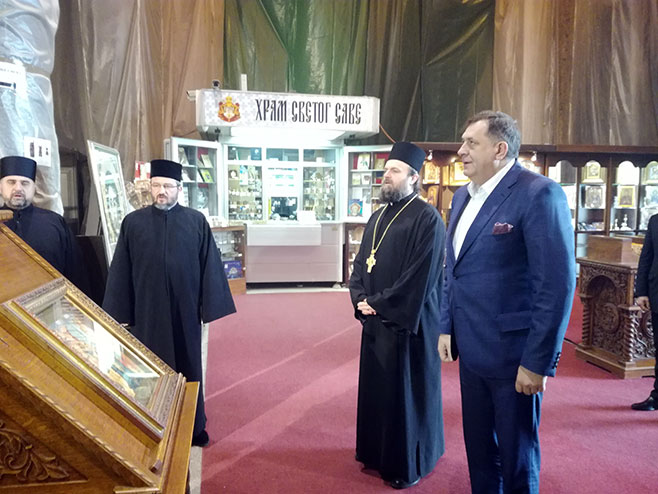 Predsjednik Republike Srpske Milorad Dodik posjetio je Hram Svetog Save u Beogradu - Foto: SRNA