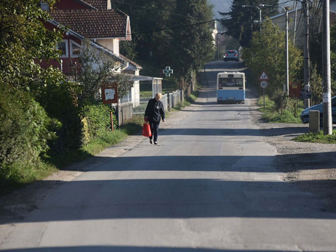 Glavna saobraćajnica u banjalučkom naselju Česma - Foto: SRNA
