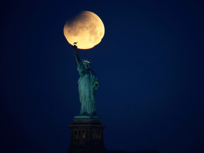 Supermjesec nad Njujorkom - Foto: RTS