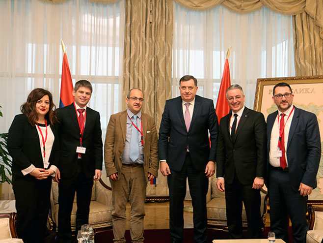 Predsjednik Srpske sa predstavnicima dijaspore iz Francuske (foto:predsjednikrs.net) - 