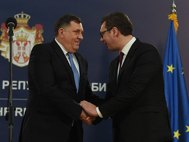 Milorad Dodik i Aleksandar Vučić (foto: Tanjug/ DRAGAN KUJUNDZIC) - 