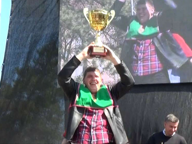 Ivan Dilber, svjetski prvak u tucanju vaskršnjim jajima (Foto: Facebook) - 