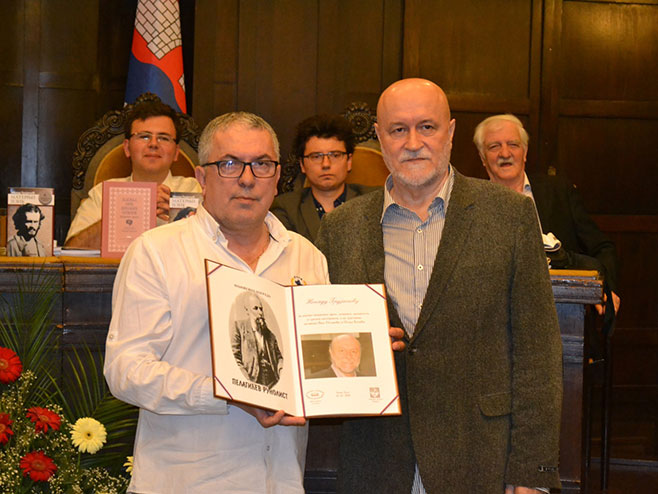Nenadu Grujičiću uručena nagrada - Foto: SRNA