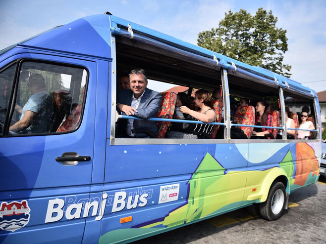 Panoramski mini bus za Banj brdo (foto: banjaluka.rs.ba) - 