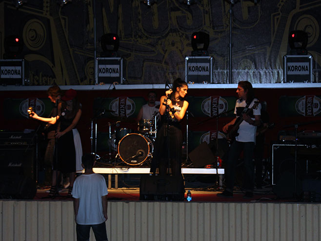 Trebinje: Koncert beogradske grupe "Neverne bebe" - Foto: SRNA
