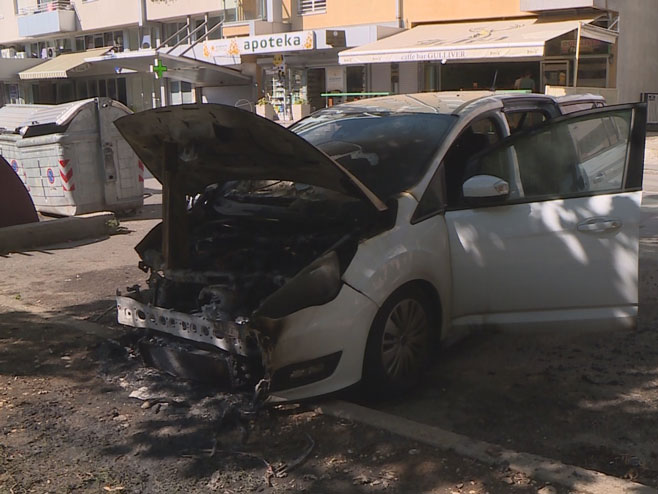 Banjaluka: Zapaljeni auto - Foto: RTRS