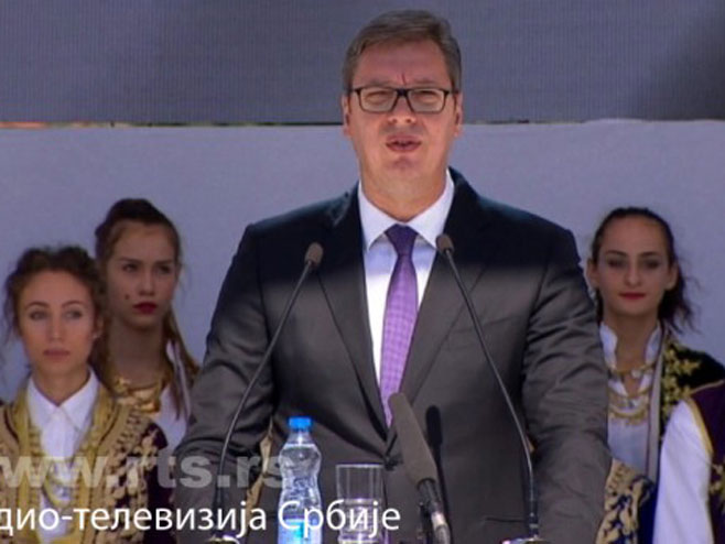 Vučić tokom obraćanja u Mitrovici - Foto: RTS