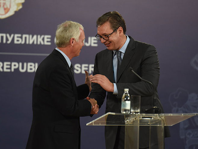 Ron DŽonson i Aleksandar Vučić (Foto: rs.sputniknews.com) - 
