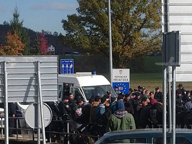 Migranti na granici sa Hrvatskom (foto: ATV BL) - 
