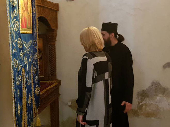 Cvijanovićeva posjetila crkvu pri manastiru Sveti Nikola na Ozrenu - Foto: RTRS