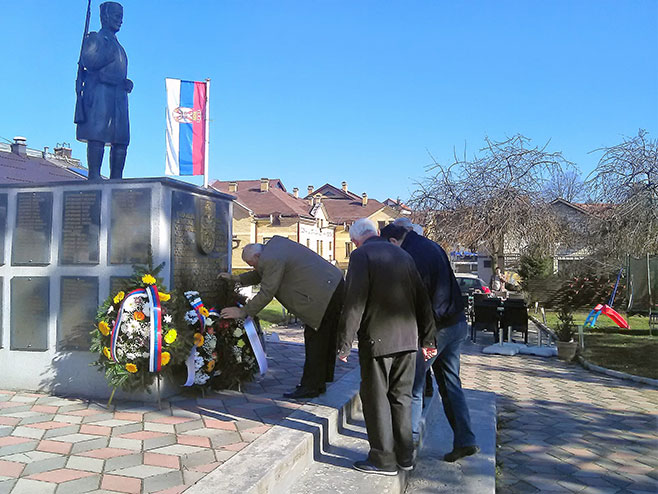 Sokolac - položen vijenac na spomenik solunskim dobrovoljcima - Foto: SRNA
