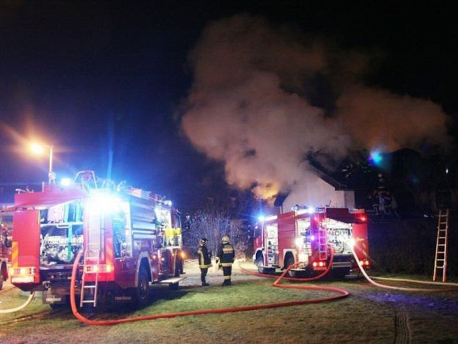 Požar u Dazdarevu (foto: Info Bijeljina) - 