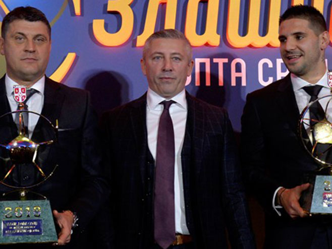 Mitrović i Milojević dobili "Zlatne lopte" FSS za 2018. - Foto: TANЈUG