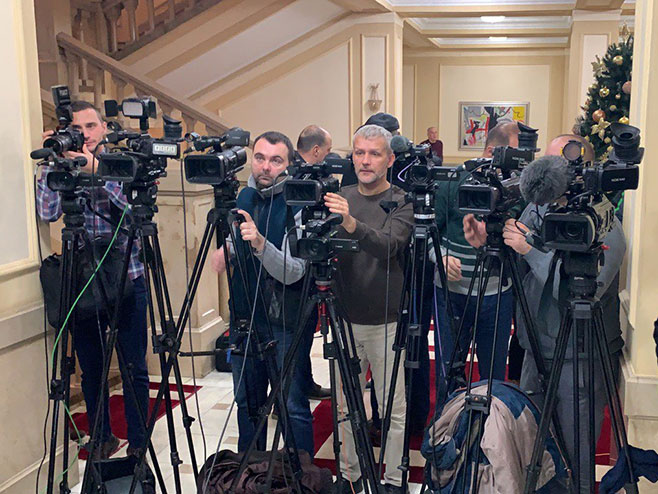 Snimatelji i novinari - Foto: RTRS