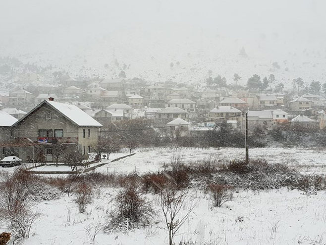 Snijeg u Trebinju (Foto:Trebinjelive.com) - 
