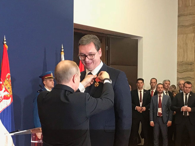 Putin i Vučić (foto: twitter.com/ineveus) - 
