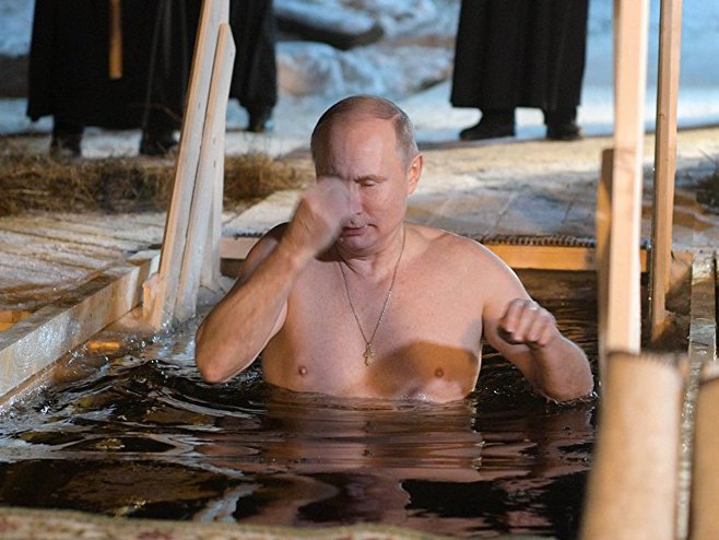 Putin na Bogojavljenje zaronio u ledenu vodu (Foto: Sputnik/Alekseй Družinin) - Foto: arhiv