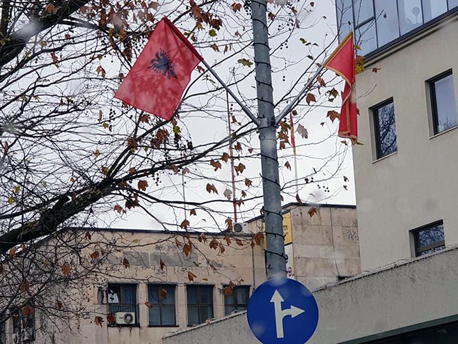 Albanske zastave u Podgorici - Foto: SRNA