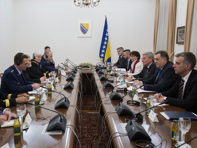 Dodik i DŽaferović sa Lengelom (Foto:predsjednistvobih) - 