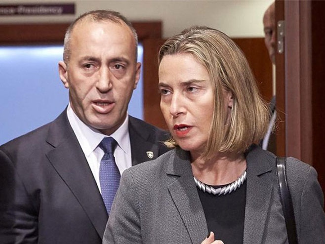 Haradinaj i Mogerini (foto: sveosrpskoj.com) - 