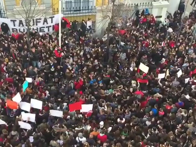 Protest opozicije u Albaniji - Foto: TANЈUG