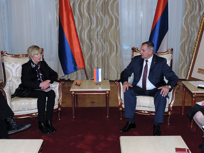 Premijer Višković sa ambasadorkom Norveške - Foto: RTRS